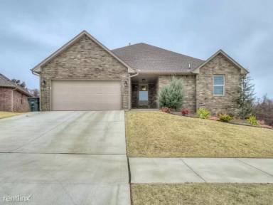 Main picture of 2209 Paraiso Way