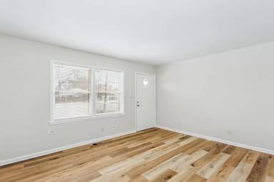 Main picture of 1733 N Holyoke Ave