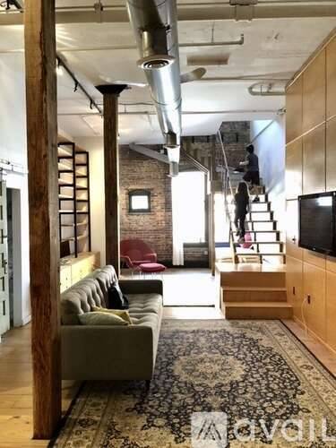 Main picture of 215A Mitchell St SW