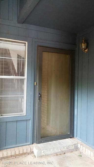 Main picture of 1809 Colonial Pkwy