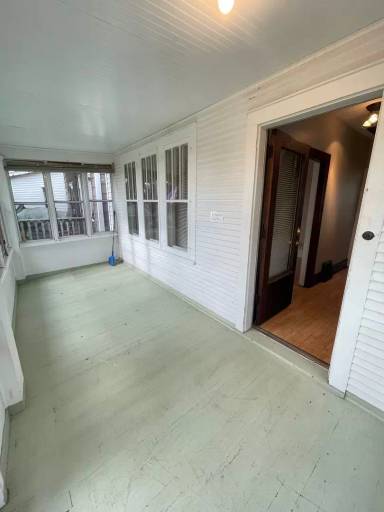 Main picture of 1315 E 8th St
