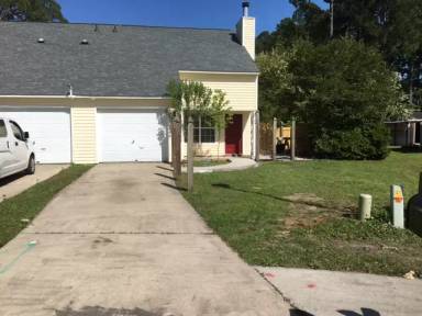 Main picture of 146 Village Ct