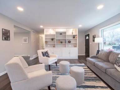 Main picture of 11010 W Glendale Ave