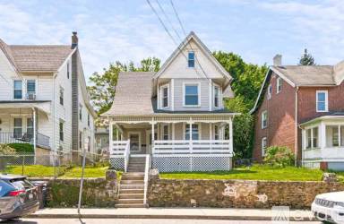 Main picture of 420 Walnut St