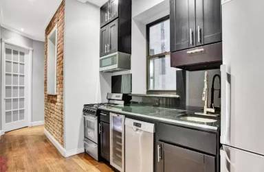 Main picture of 141 Ridge St