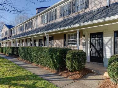 Main picture of 1224 Green Oaks Ln