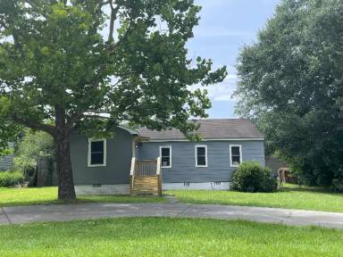 Main picture of 944 Bluebird Rd
