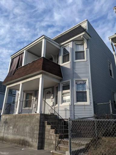 Main picture of 679 S 11th St