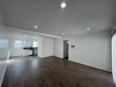 Main picture of 2211 Grant Ave