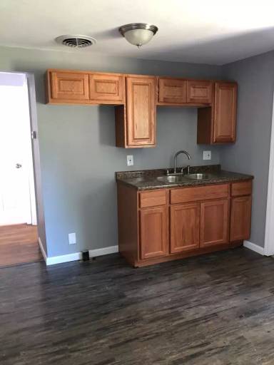 Main picture of 4725 Roxie St