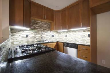 Main picture of 390 Obispo Ave