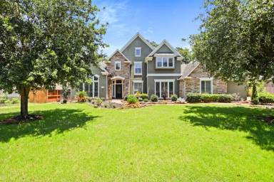 Main picture of 7938 Wooded Way Dr