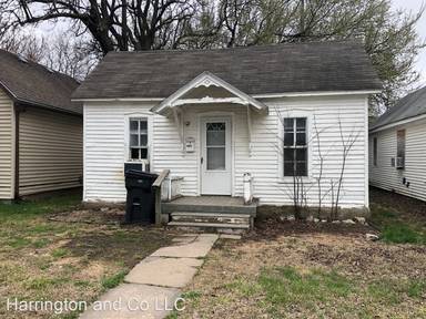 Main picture of 325 W 5th St
