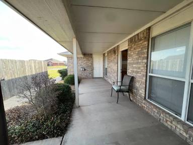 Main picture of 5427 Ricci St