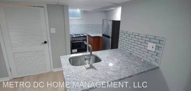 Main picture of 835 N Buchanan St