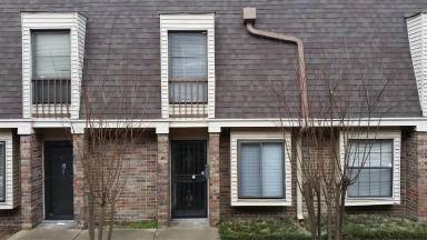 Main picture of 6561 Poplar Woods Cir S
