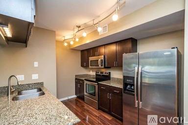 Main picture of 1000 Oakcrest St