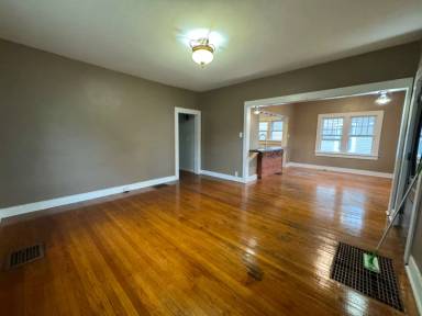 Main picture of 3232 Shelby Ave