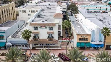 Main picture of 128 S Beach St