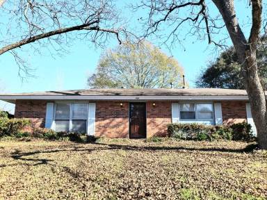 Main picture of 468 Planters Rd