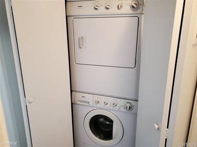 Main picture of 2625 Pirineos Way