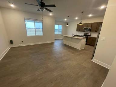 Main picture of 960 Long Path Cir