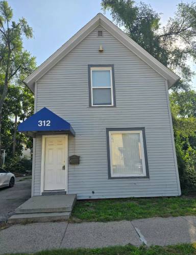 Main picture of 312 Ballard St