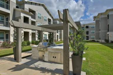 Main picture of 3642 Laurel Hollow Dr
