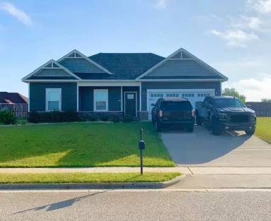 Main picture of 41 Lawrence Dr