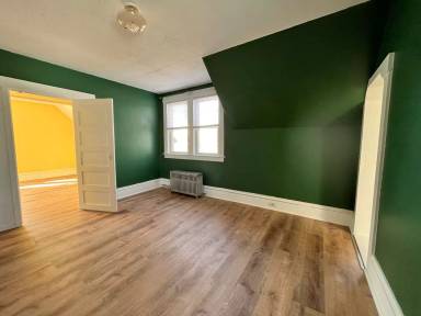 Main picture of 32 Summer St
