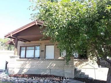 Main picture of 113 E 1st N