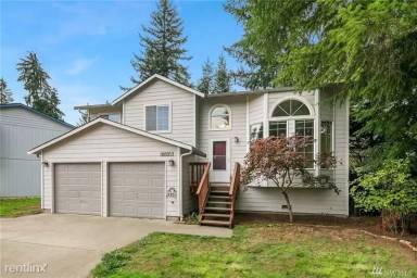 Main picture of 4111 176th Pl NE