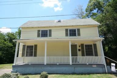 Main picture of 913 Orient St