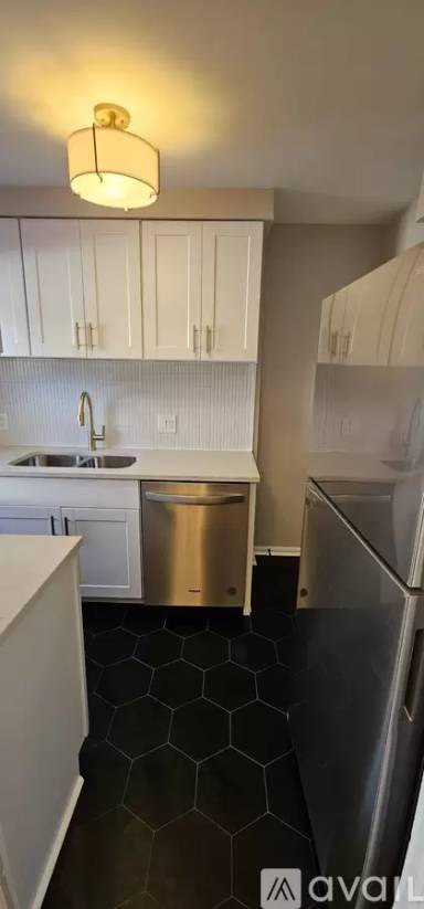 Main picture of 903 E 4th St