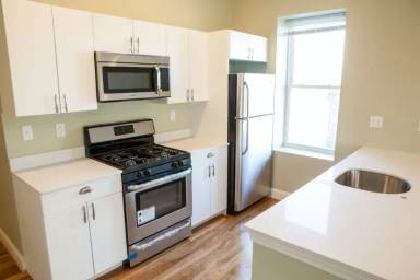Main picture of 303 Dudley St