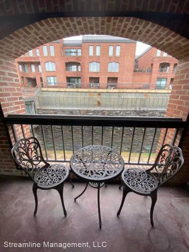 Main picture of 3225 Grace St NW