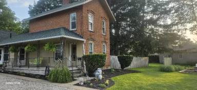 Main picture of 116 1/2 Washington Ave
