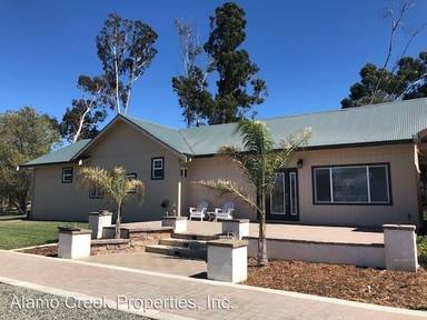 Main picture of 2 Pierce Ln