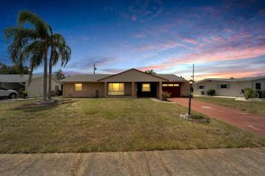 Main picture of 832 Oakmont Ave
