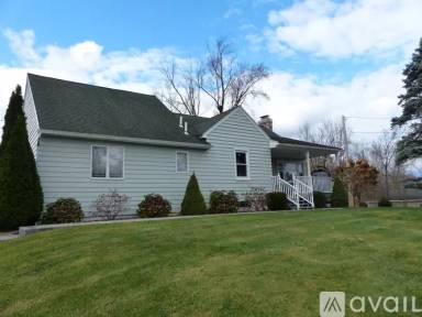 Main picture of 180 Dunsbach Ferry Rd