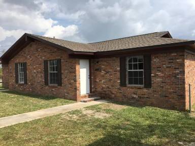 Main picture of 4004 E 11th St