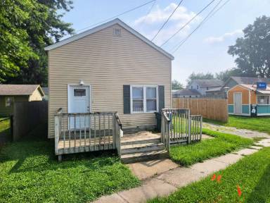 Main picture of 103 Railroad St SE
