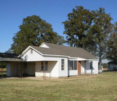Main picture of 1851 County Road 232