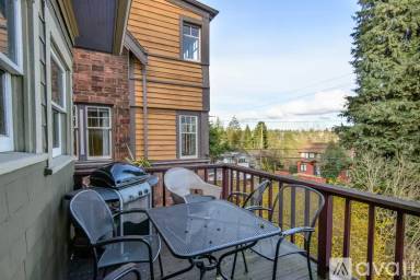 Main picture of 5238 19th Ave NE