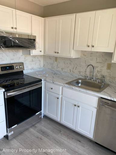 Main picture of 170 Nassau Dr