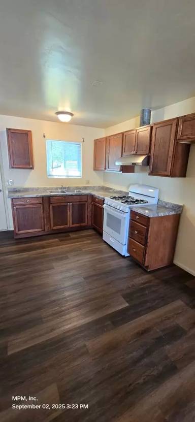 Main picture of 420 4th St