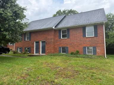 Main picture of 451 Woodview Dr