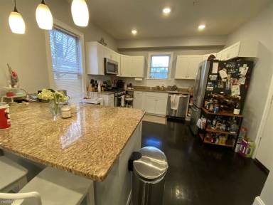 Main picture of 45 Saint Paul St