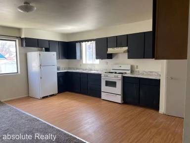 Main picture of 208 S Main Ave