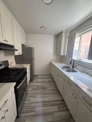 Main picture of 1310 N Las Palmas Ave